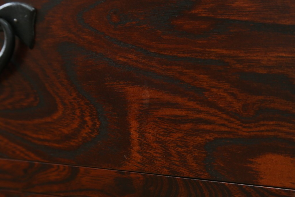 中古　岩谷堂箪笥　力強い杢目と重厚感ある金具が魅力の和箪笥　(R-069241)