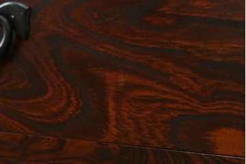 中古　岩谷堂箪笥　力強い杢目と重厚感ある金具が魅力の和箪笥　(R-069241)