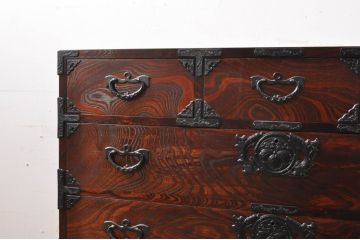 中古　岩谷堂箪笥　力強い杢目と重厚感ある金具が魅力の和箪笥(整理箪笥、衣装タンス、収納たんす、引き出し、サイドボード、サイドチェスト)(R-069241)