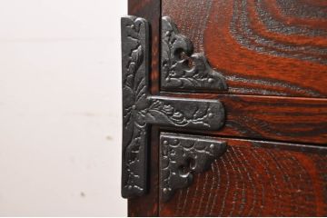 中古　岩谷堂箪笥　力強い杢目と重厚感ある金具が魅力の和箪笥(整理箪笥、衣装タンス、収納たんす、引き出し、サイドボード、サイドチェスト)(R-069241)
