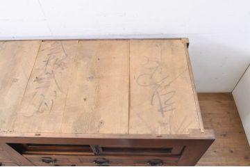 和製アンティーク　太くて立派な框と表情豊かな木目が魅力的な九尺物のサイドボード(収納箪笥、時代箪笥、引き出し、サイドチェスト)(R-069248)