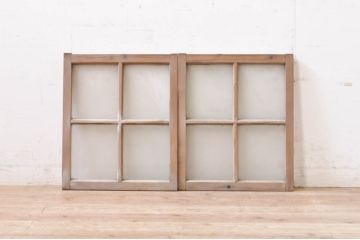 アンティーク建具　レトロな空間作りにおすすめな小さなガラス窓2枚セット(引き戸、ガラス戸)(R-069252)