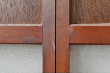 アンティーク建具　上手物!!レトロな空間作りにおすすめな腰板タモ材の幅狭ダイヤガラス戸2枚セット(引き戸、板戸、ガラス帯戸)(R-069256)