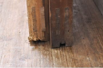 アンティーク建具　上手物!!レトロな空間作りにおすすめな腰板タモ材の幅狭ダイヤガラス戸2枚セット(引き戸、板戸、ガラス帯戸)(R-069256)