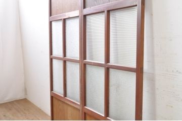 アンティーク建具　上手物!!レトロな空間作りにおすすめな腰板タモ材の幅狭ダイヤガラス戸2枚セット(引き戸、板戸、ガラス帯戸)(R-069257)