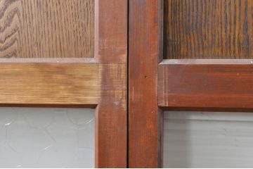アンティーク建具　上手物!!レトロな空間作りにおすすめな腰板タモ材の幅狭ダイヤガラス戸2枚セット(引き戸、板戸、ガラス帯戸)(R-069257)