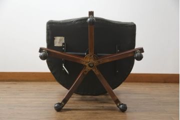 イギリスビンテージ　チェスターフィールド(CHESTERFIELDS)　本革(レザー)　クラシカルな佇まいが魅力のオフィスチェア(デスクチェア、回転椅子、イス、アームチェア、ヴィンテージ)(R-069266)