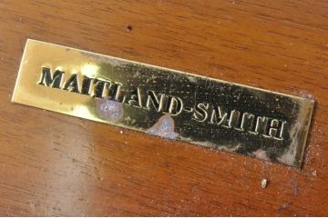 中古　MAITLAND SMITH(メートランドスミス)　優美な装飾と艶のある木肌が美しいチェスト(コモード、サイドボード、サイドチェスト、引き出し、店舗什器)(定価約120万円)(R-069268)