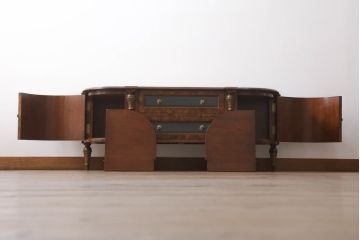 中古　希少な絶版品　MAITLAND SMITH(メートランドスミス)　味わい深い杢目と艶のある木肌が美しいテレビ台(テレビボード、ローボード、サイドボード、サイドキャビネット、収納棚、戸棚)(R-069269)