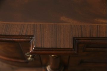 中古　希少な絶版品　MAITLAND SMITH(メートランドスミス)　味わい深い杢目と艶のある木肌が美しいテレビ台(テレビボード、ローボード、サイドボード、サイドキャビネット、収納棚、戸棚)(R-069269)
