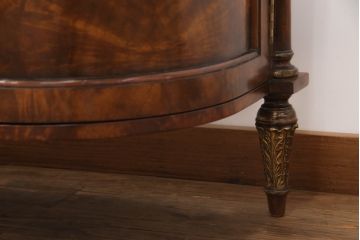 中古　希少な絶版品　MAITLAND SMITH(メートランドスミス)　味わい深い杢目と艶のある木肌が美しいテレビ台(テレビボード、ローボード、サイドボード、サイドキャビネット、収納棚、戸棚)(R-069269)