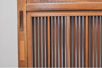 アンティーク建具　裏障子入り　落ち着いた和の雰囲気を演出する格子帯戸4枚セット(引き戸、格子戸、障子戸)(R-069276)