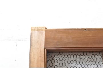アンティーク建具　ヒノキ材　和モダンな雰囲気を醸し出す升目(マス目)格子蔵戸1枚(きつね格子、狐格子、引き戸、玄関戸)(R-069277)