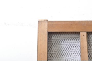 アンティーク建具　ヒノキ材　和モダンな雰囲気を醸し出す升目(マス目)格子蔵戸1枚(きつね格子、狐格子、引き戸、玄関戸)(R-069277)