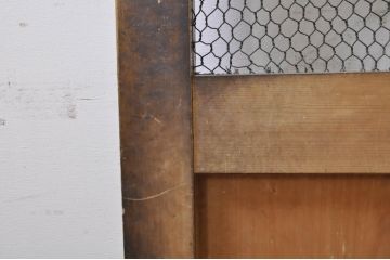 アンティーク建具　ヒノキ材　和モダンな雰囲気を醸し出す升目(マス目)格子蔵戸1枚(きつね格子、狐格子、引き戸、玄関戸)(R-069277)