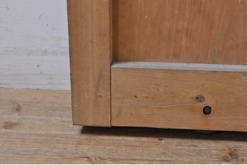 アンティーク建具　ヒノキ材　和モダンな雰囲気を醸し出す升目(マス目)格子蔵戸1枚(きつね格子、狐格子、引き戸、玄関戸)(R-069277)