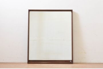 中古　カリモク　domani(ドマーニ)　シンプルなデザインでクラシカルな佇まいが魅力的なコンセント付きミラー(壁掛け鏡、ウォールミラー、店舗什器)(R-069284)