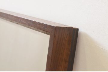 中古　カリモク　domani(ドマーニ)　シンプルなデザインでクラシカルな佇まいが魅力的なコンセント付きミラー(壁掛け鏡、ウォールミラー、店舗什器)(R-069284)