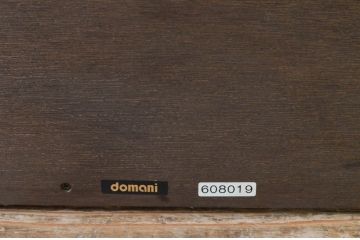 中古　カリモク　domani(ドマーニ)　シンプルなデザインでクラシカルな佇まいが魅力的なコンセント付きミラー(壁掛け鏡、ウォールミラー、店舗什器)(R-069284)