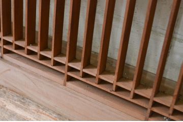 アンティーク建具　和モダンな空間作りにおすすめな片面ガラスの筬(オサ)欄間1枚(明り取り、明かり取り、オサランマ)(R-069297)