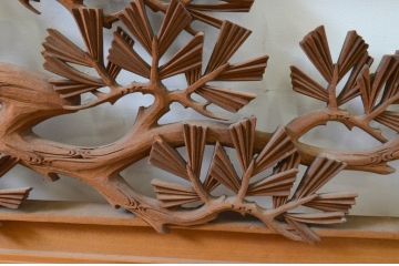 ビンテージ建具　井波彫刻　栄之介作　躍動感のある松竹梅が美しい彫刻欄間2枚セット(ヴィンテージ、明り取り、明かり取り、在銘)(R-069312)