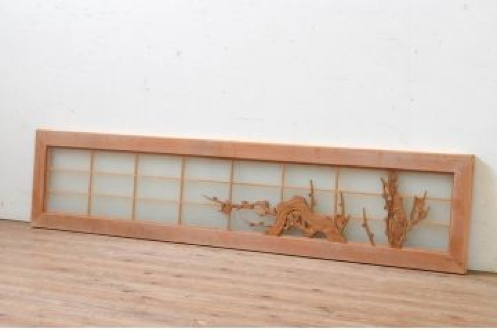 ヴィンテージ建具　昭和後期　両面ガラス　素朴な梅がアクセントの彫刻欄間1枚　(R-069317)