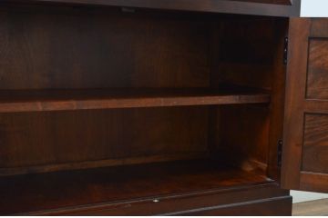 中古　松本民芸家具　ヒノキ天板リメイク　シックな色合いが落ち着いた雰囲気を醸し出すサイドボード(戸棚、収納棚、サイドキャビネット)(R-069341)