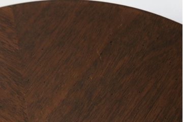 中古　DREXEL HERITAGE(ドレクセルヘリテイジ)　Triune(トライユン)　クラシカルな佇まいと美しい杢目使いが目を惹くドラムテーブル(サイドテーブル、ラウンドテーブル、コーヒーテーブル、サイドキャビネット)(R-069342)