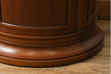 中古　DREXEL HERITAGE(ドレクセルヘリテイジ)　Triune(トライユン)　クラシカルな佇まいと美しい杢目使いが目を惹くドラムテーブル(サイドテーブル、ラウンドテーブル、コーヒーテーブル、サイドキャビネット)(R-069342)