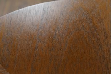 中古　DREXEL HERITAGE(ドレクセルヘリテイジ)　Triune(トライユン)　クラシカルな佇まいと美しい杢目使いが目を惹くドラムテーブル(サイドテーブル、ラウンドテーブル、コーヒーテーブル、サイドキャビネット)(R-069343)