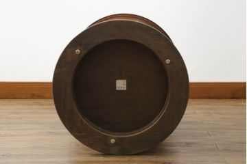 中古　DREXEL HERITAGE(ドレクセルヘリテイジ)　Triune(トライユン)　クラシカルな佇まいと美しい杢目使いが目を惹くドラムテーブル(サイドテーブル、ラウンドテーブル、コーヒーテーブル、サイドキャビネット)(R-069343)
