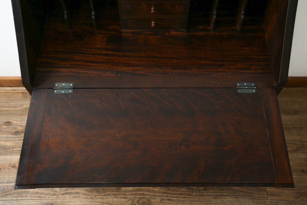 和製ビンテージ　松本民芸家具　♯308型　古びた風合いの木肌がレトロさを醸し出すシックなライティングビューロー　定価約45万円　(R-069345)