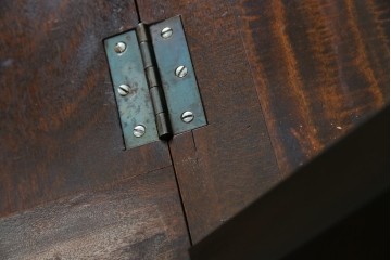 和製ビンテージ　松本民芸家具　♯308型　古びた風合いの木肌がレトロさを醸し出すシックなライティングビューロー　定価約45万円　(R-069345)