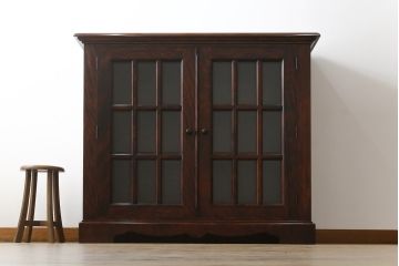 中古　美品　九州民芸家具　シックな色合いとクラシカルな佇まいが美しいサイドキャビネット(サイドボード、ブックケース、書棚、本棚、本箱、戸棚、収納棚)(R-069349)
