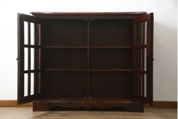 中古　美品　九州民芸家具　シックな色合いとクラシカルな佇まいが美しいサイドキャビネット(サイドボード、ブックケース、書棚、本棚、本箱、戸棚、収納棚)(R-069349)