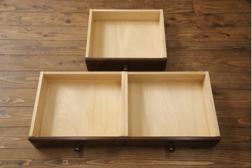 中古　美品　九州民芸家具　落ち着いた色合いが大人な雰囲気を醸し出す食器棚(収納棚、戸棚、キャビネット、水屋箪笥、店舗什器)(R-069350)