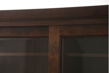 中古　美品　九州民芸家具　落ち着いた色合いが大人な雰囲気を醸し出す食器棚(収納棚、戸棚、キャビネット、水屋箪笥、店舗什器)(R-069350)