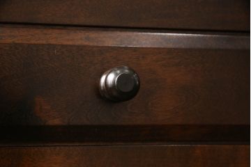 中古　美品　九州民芸家具　落ち着いた色合いが大人な雰囲気を醸し出す食器棚(収納棚、戸棚、キャビネット、水屋箪笥、店舗什器)(R-069350)