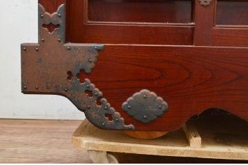 中古　匠工芸　三方欅(ケヤキ)材　重厚感と緻密な美しさを兼ね備えた三国車箪笥(和タンス、時代箪笥、収納たんす、引き出し)(R-069353)