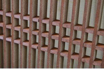 アンティーク建具　落ち着きのあるお部屋作りにおすすめな筬(オサ)欄間1枚(明り取り、明かり取り、オサランマ)(R-069363)