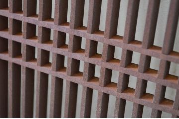 アンティーク建具　落ち着きのあるお部屋作りにおすすめな筬(オサ)欄間1枚(明り取り、明かり取り、オサランマ)(R-069363)