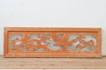 アンティーク建具　和の雰囲気を高める松と鷹の彫刻欄間1枚(明り取り、明かり取り)(R-069365)