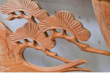 アンティーク建具　和の雰囲気を高める松と鷹の彫刻欄間1枚(明り取り、明かり取り)(R-069365)