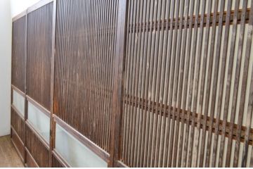 アンティーク建具　どこか懐かしい空気を醸し出す裏障子付き格子戸4枚セット(引き戸、障子戸、ガラス帯戸)(R-069371)
