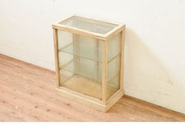 和製アンティーク　ペイント仕上げ限定　ノスタルジックな雰囲気を醸し出す古い薬屋の小振りな卓上ペイントガラスケース(ショーケース、飾り棚、陳列棚、収納棚)(R-069375)