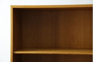 デンマークビンテージ　Hans J Wegner(ハンス・J・ウェグナー)　RY Mobler製　RY8　オーク材　薄型ながら収納力抜群のブックシェルフ(本棚、オープンラック、収納棚、飾り棚、陳列棚、ヴィンテージ、北欧)(R-069376)