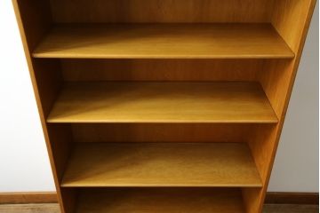 デンマークビンテージ　Hans J Wegner(ハンス・J・ウェグナー)　RY Mobler製　RY8　オーク材　薄型ながら収納力抜群のブックシェルフ(本棚、オープンラック、収納棚、飾り棚、陳列棚、ヴィンテージ、北欧)(R-069376)