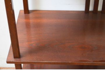 和製ビンテージ　シンプルなデザインが取り入れやすい古いタモ材の飾り棚(茶棚、収納棚、ブックシェルフ、オープンシェルフ、ディスプレイラック、ヴィンテージ)(R-069377)
