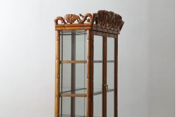 アジアンビンテージ　花梨(カリン)材　繊細な彫刻が美しい上品な佇まいのキュリオケース(ガラスケース、キャビネット、ショーケース、飾り棚、店舗什器, ヴィンテージ)(R-069378)