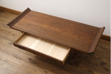 和製アンティーク　重厚!!　筆返し付き　総欅(ケヤキ)材　和の趣ある佇まいが魅力的な文机(ローテーブル、座机、ワークデスク、在宅用座卓、在宅ワーク用)(R-069380)